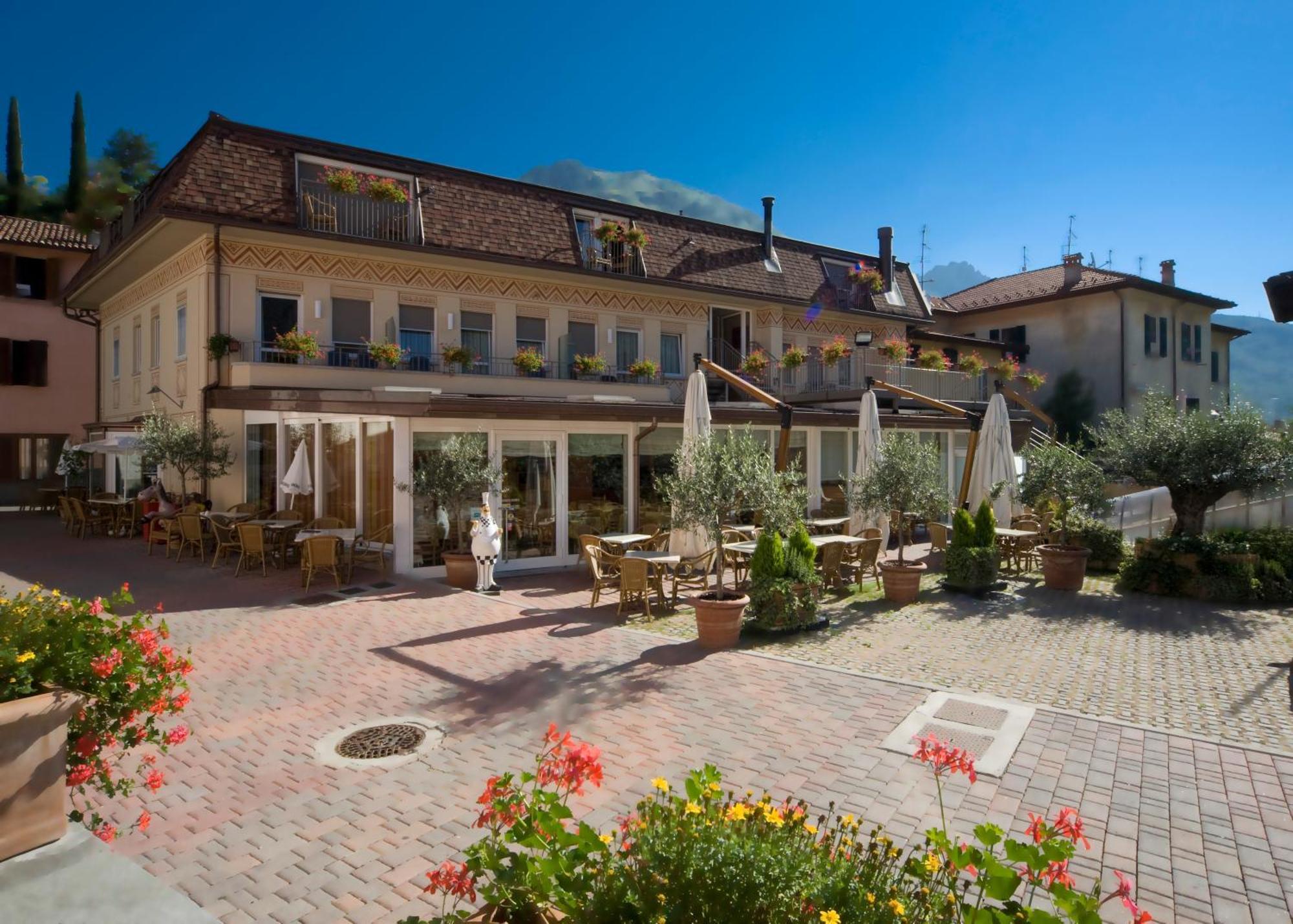 Hotel Concordia Porlezza Esterno foto